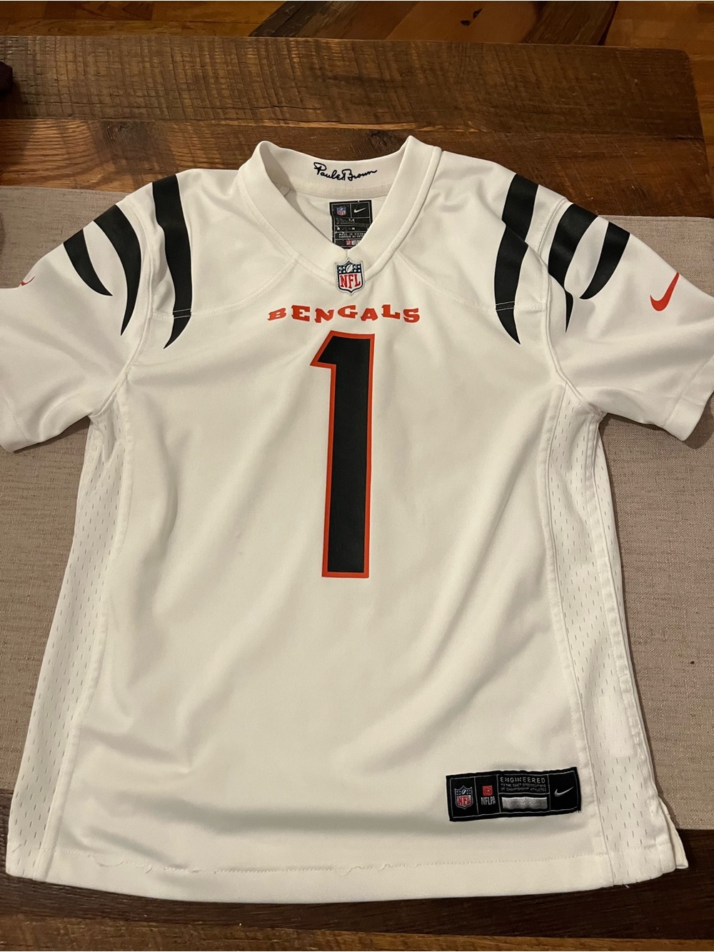 Nike Cincinnati Bengals #1 White Football Jersey kids size meduim